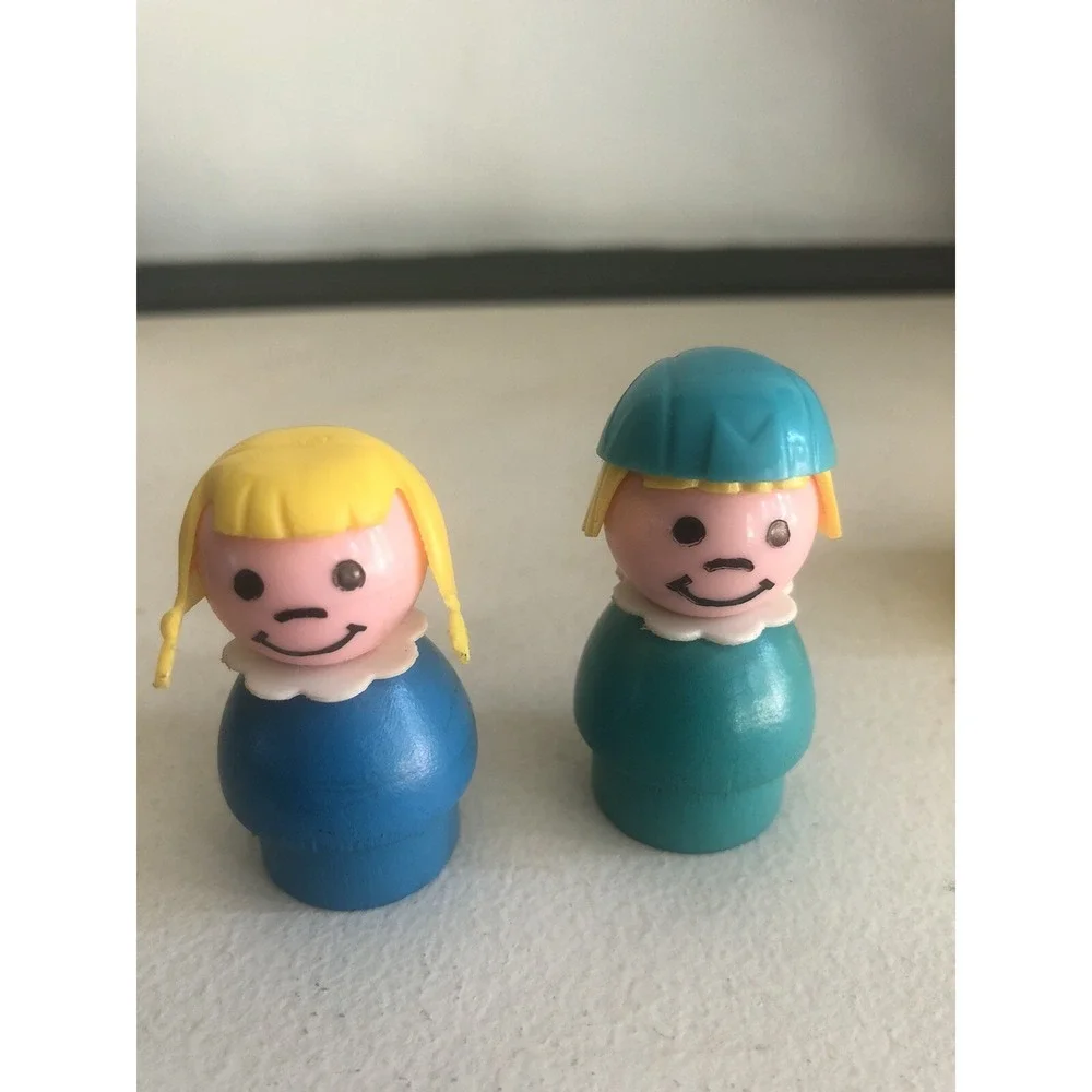 Vintage Fisher Price Little People Luggage Stewardess &‎ Girl